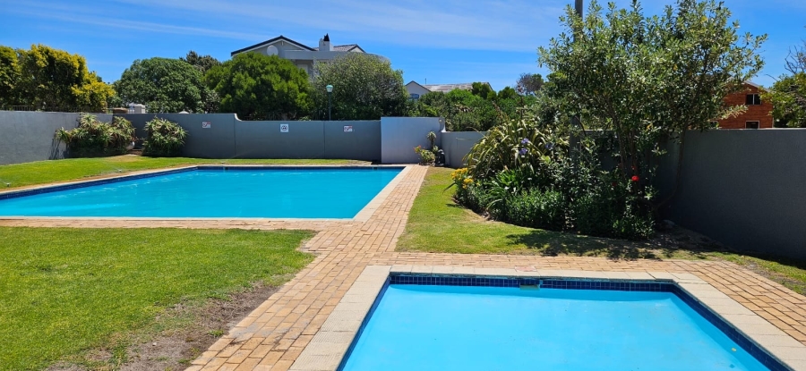 3 Bedroom Property for Sale in Meerenbosch Western Cape